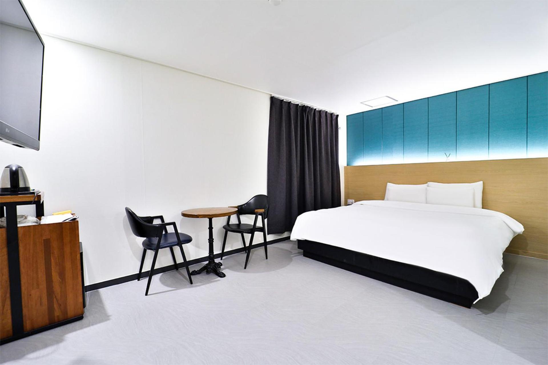 Calm Rest Hotel Busan Sasang Екстериор снимка