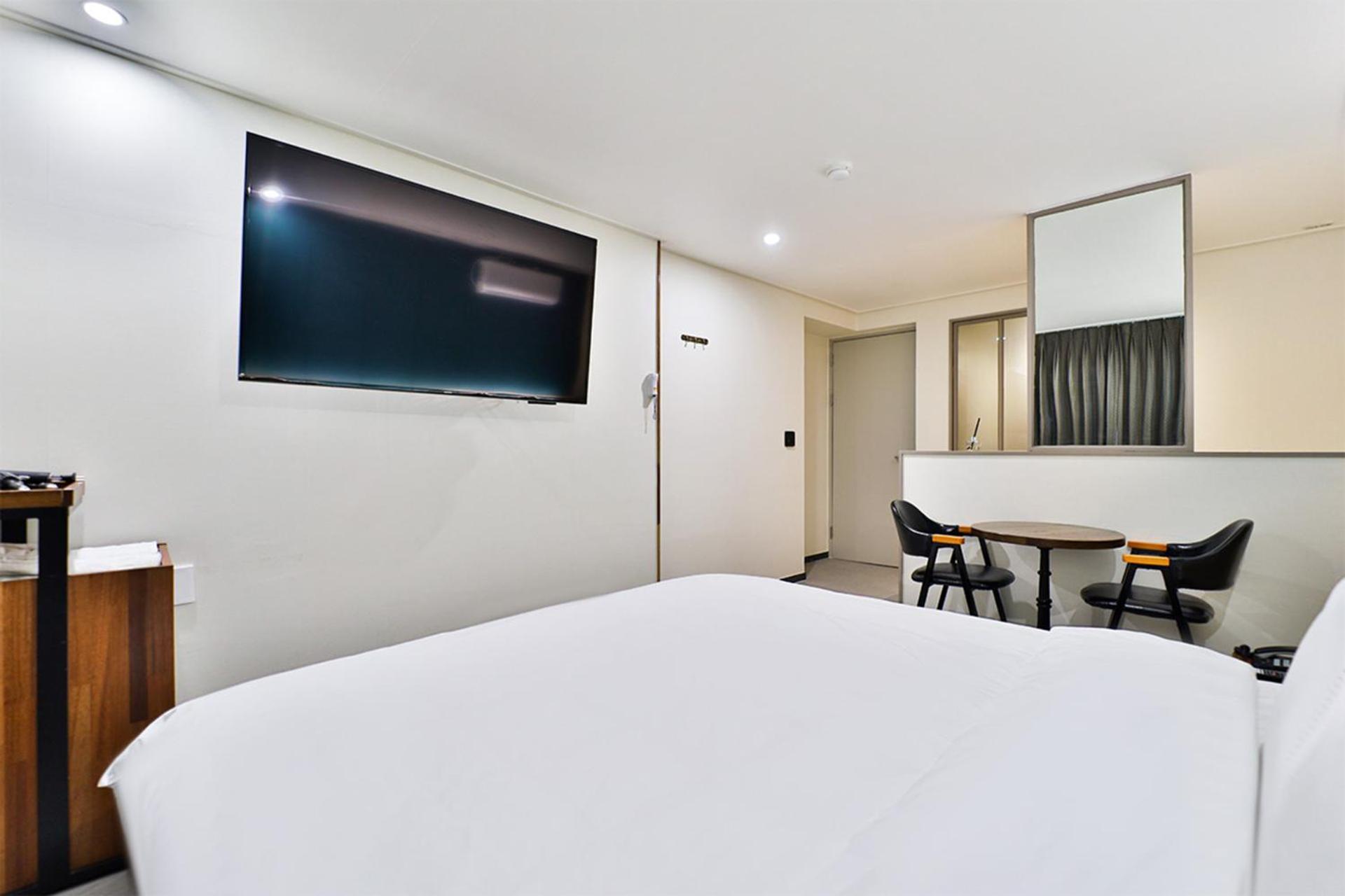 Calm Rest Hotel Busan Sasang Екстериор снимка